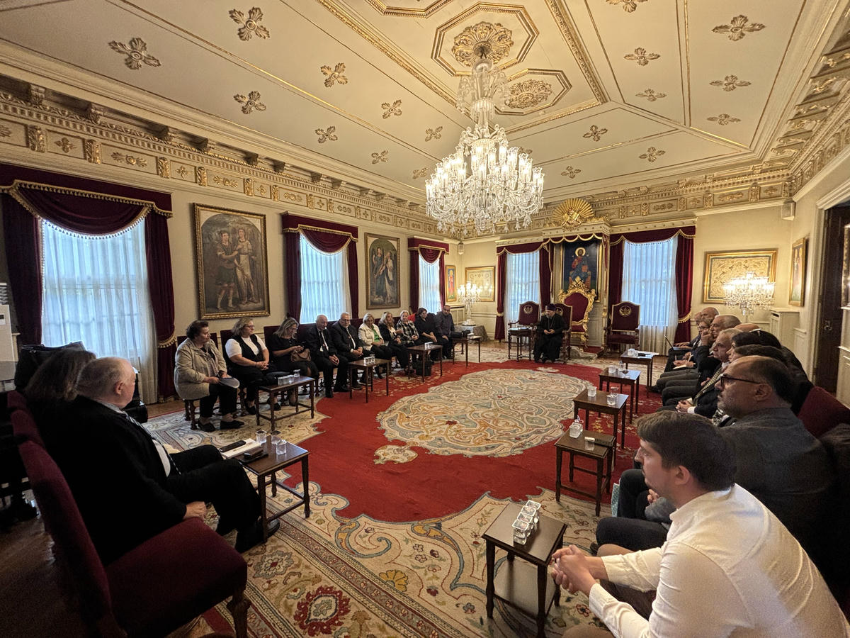 Ermeni toplumundaki yoksullukla mücadele için Patrikhane'de gerçekleştirilen toplantı sonrası resmi açıklama yapıldı